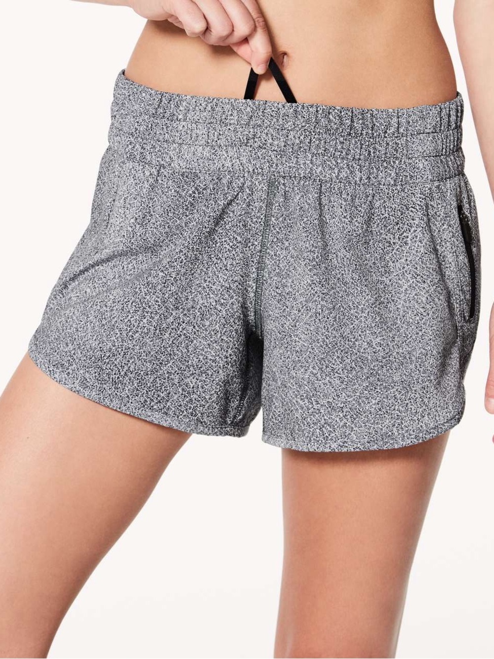Lululemon Tracker Short V Fractal Alpine White Black 4" Womens Sz. 12